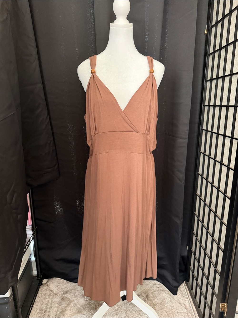 Sleeveless Kenzie Plunge Dress- Brown